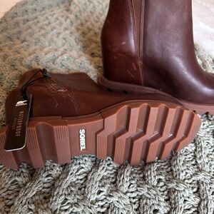 Sorel wedge booties. Brown, real leather. Brand new